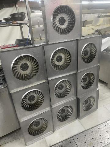 Damon Yung - 運水煙罩離心扇清洗