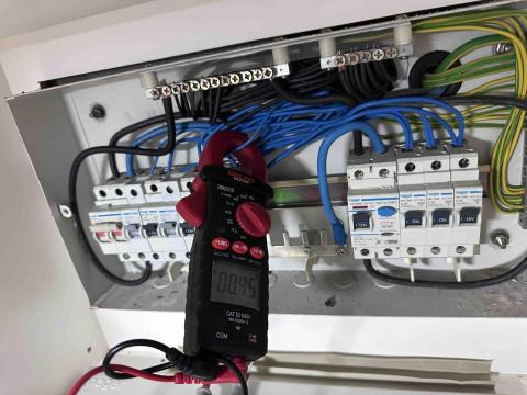 譚生 - 電路修復及斷路器更換後調試