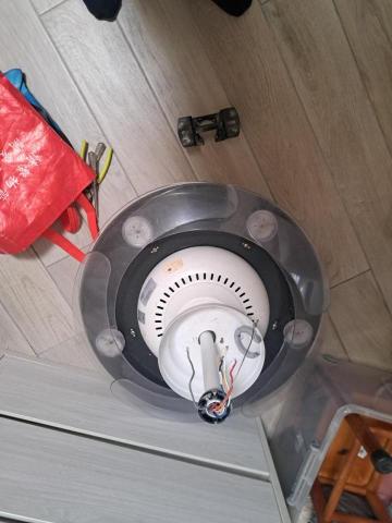 Tsz Yat Angus Ng - 拆除舊風扇燈