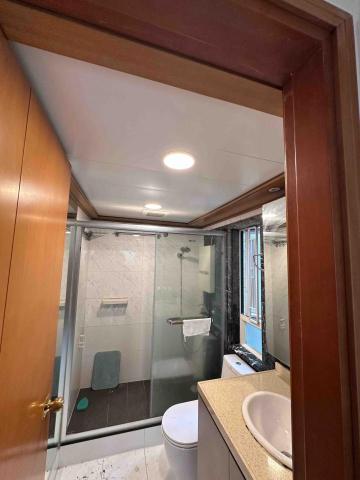 譚生 - 浴室新鋁天花及新燈具安裝完成