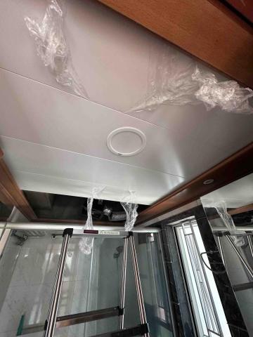 譚生 - 浴室安裝新鋁天花及新燈具