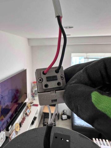 譚生 - 燈具檢查及維修