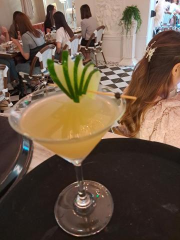 Eric - 清新，有花香cocktail 