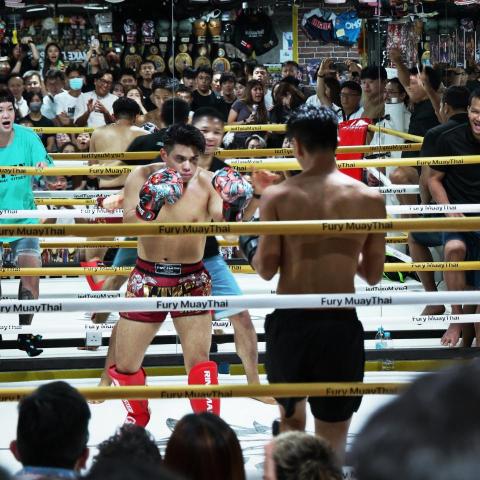 杜璟羲 - specialize in Boxing Class