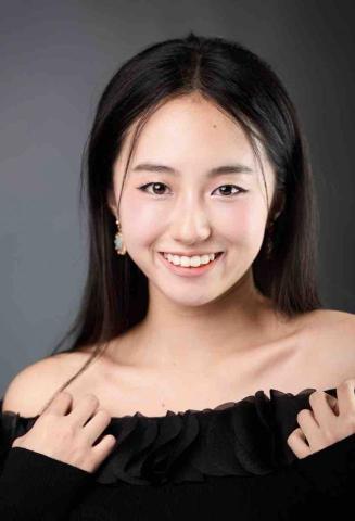 梁可兒 - specialize in Pole Dancing Class