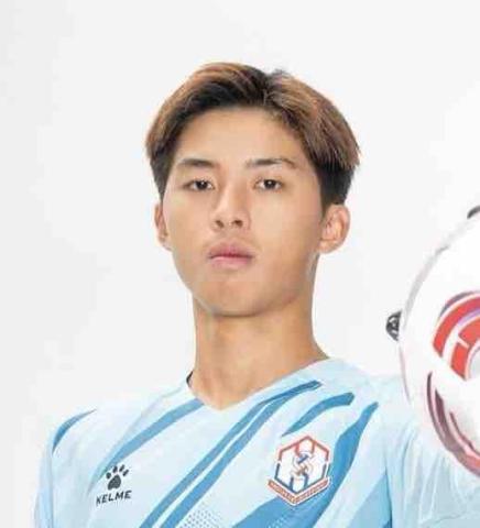 Max Mak - specialize in Soccer Classes